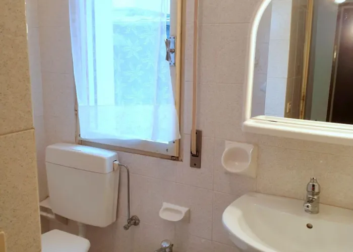 80m From The - Beahost *